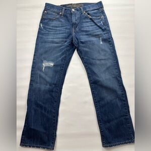 American Eagle men’s original straight jeans. Distressed. Size 32/30